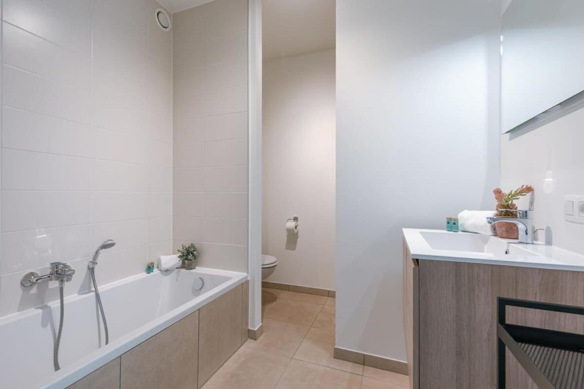 Huswell - Lovely New Apartment At The Harbor + Parking Bruges Exterior foto