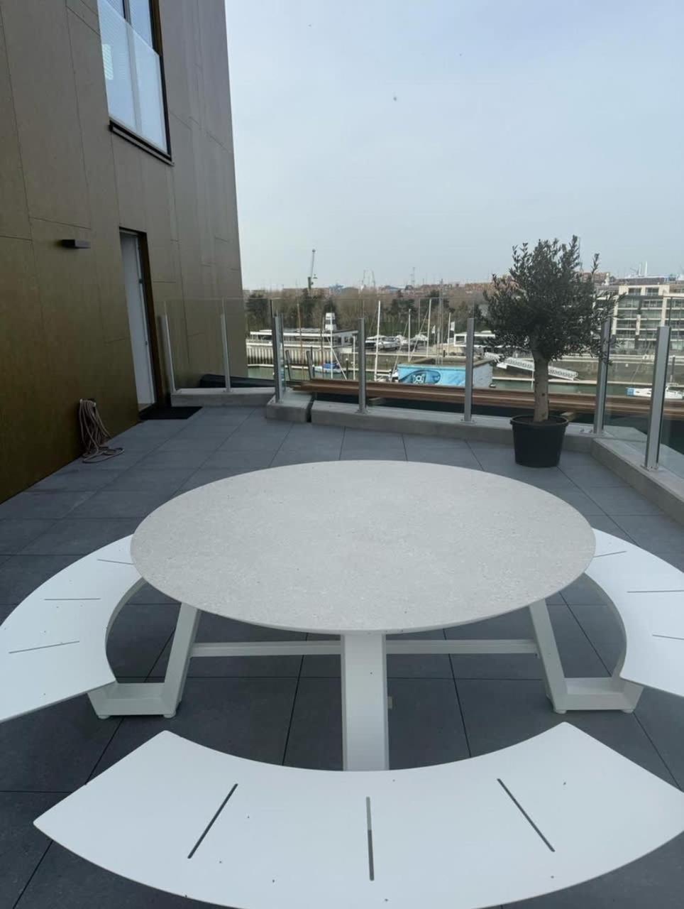 Huswell - Lovely New Apartment At The Harbor + Parking Bruges Exterior foto